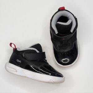 Kids Black and White Sneakers👟 Nike Air Jordan Toddler Sneakers — 6C